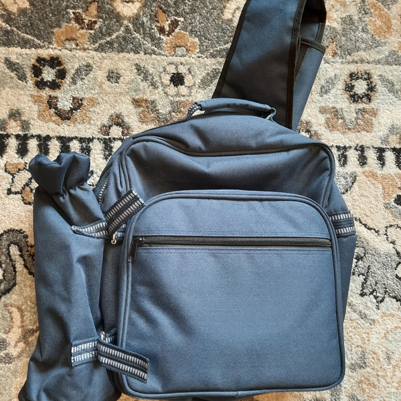 Picnic bag for 2 with insulated zipper cooler. - Picture 2 of 5